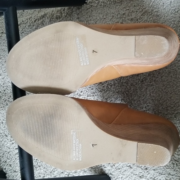 Cut-out wedge ankle boot. - Picture 5 of 6